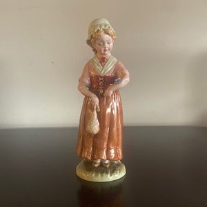 MERLI VINTAGE FIGURINE GIRL WITH A BUTTERFLY